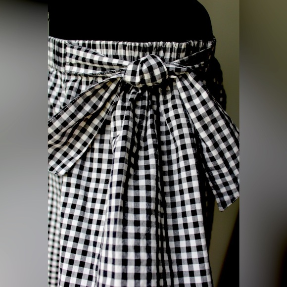GAP Black and White Checkered Top - Picture 3 of 11